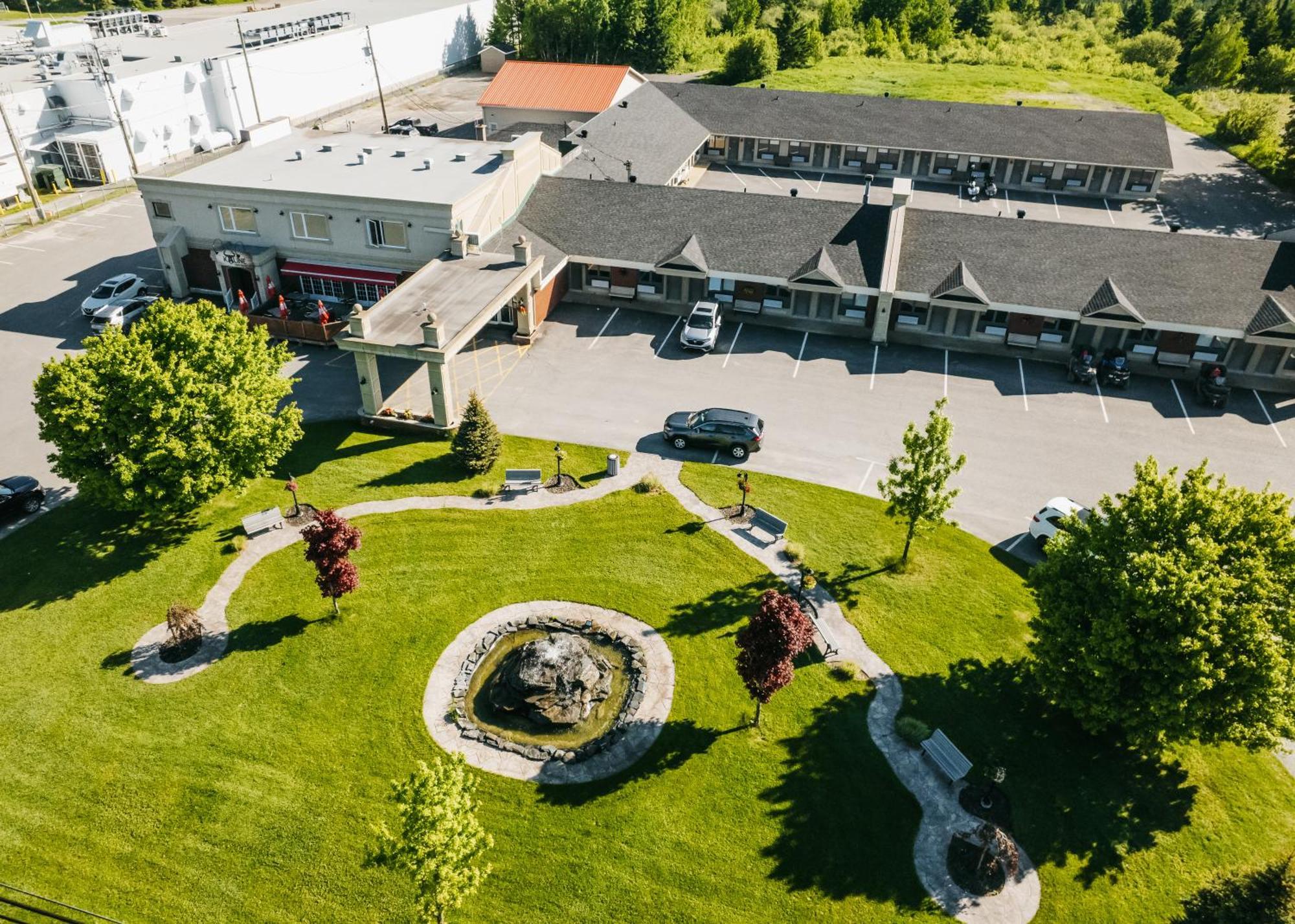 Hotel Motel Le Quiet Lac-Mégantic المظهر الخارجي الصورة